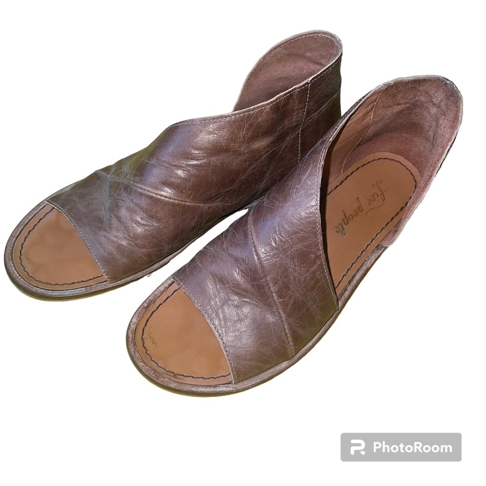 👞Free People Mont Blanc Leather Asymmetrical Sandle